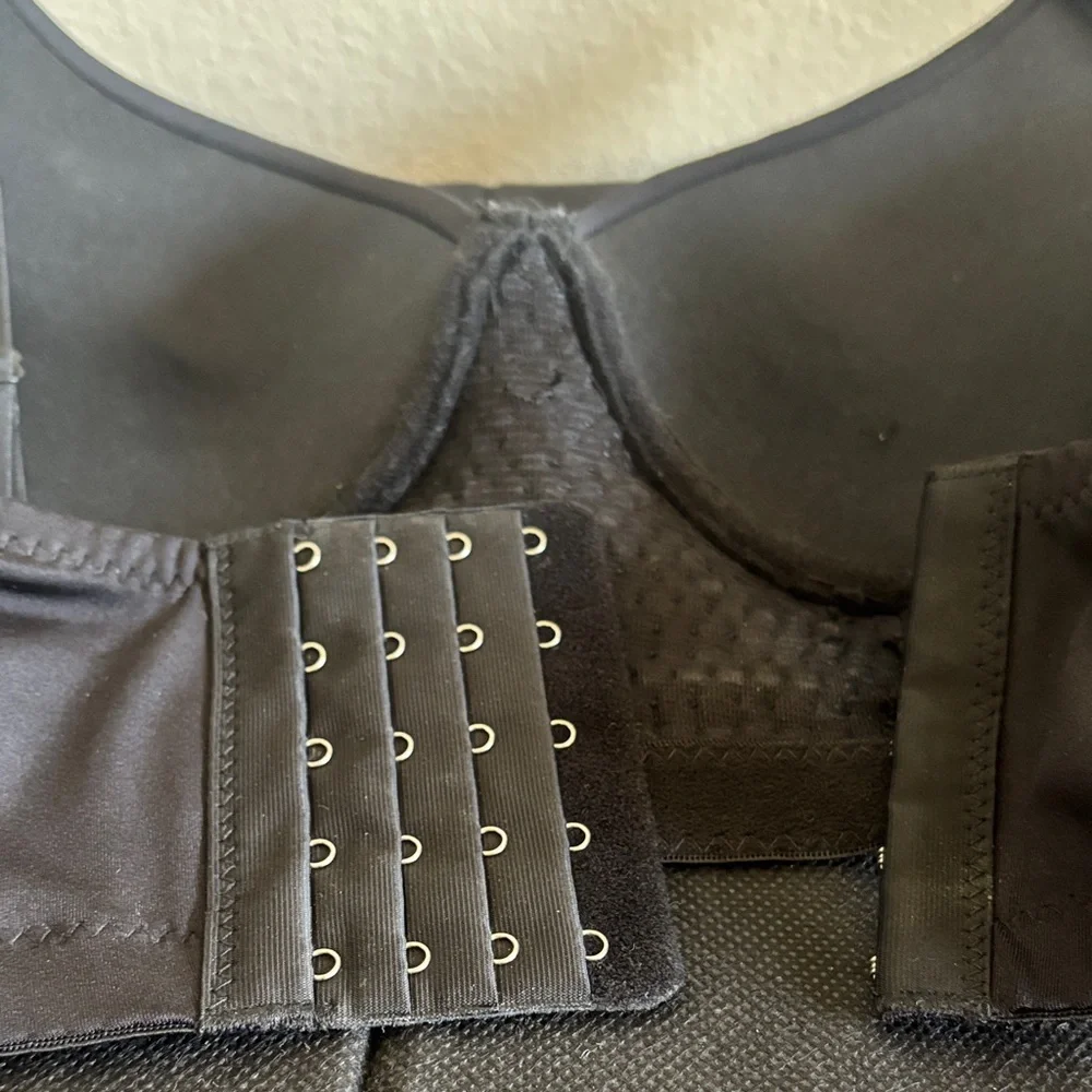 Elegant Silver Embellished Women's Bralette - Picture 3 of 5